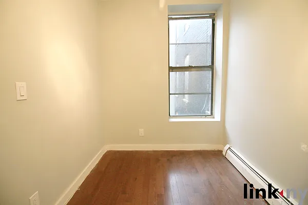 Rented by Link NY Realty | media 33