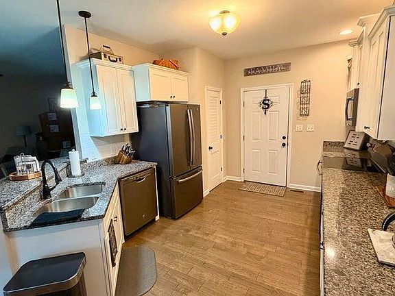 4th image of 149 Hutton Ct