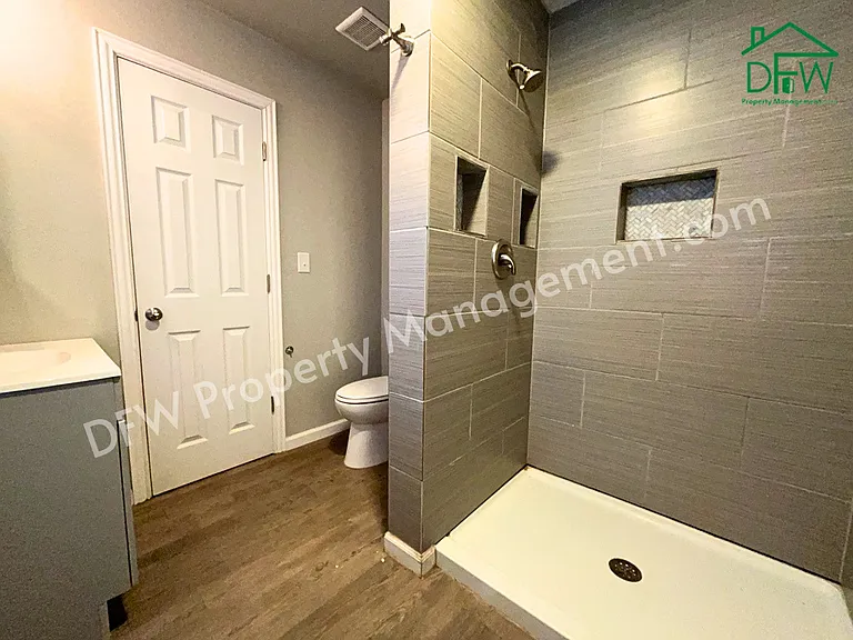 1808 NW Taft Ave — Photo 13