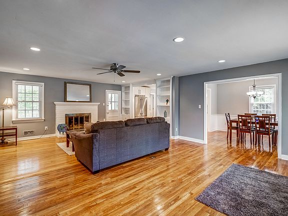 4th image of 1406 Westshire Ln