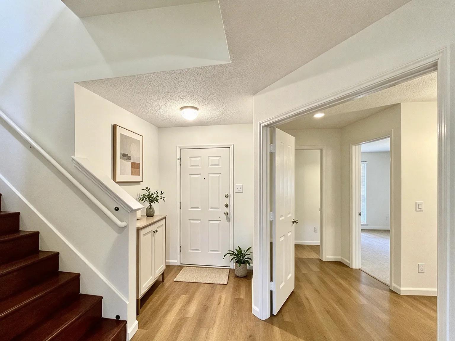 3 bed, 2.5 bath, 2153 sqft, $2,249 — Photo 2