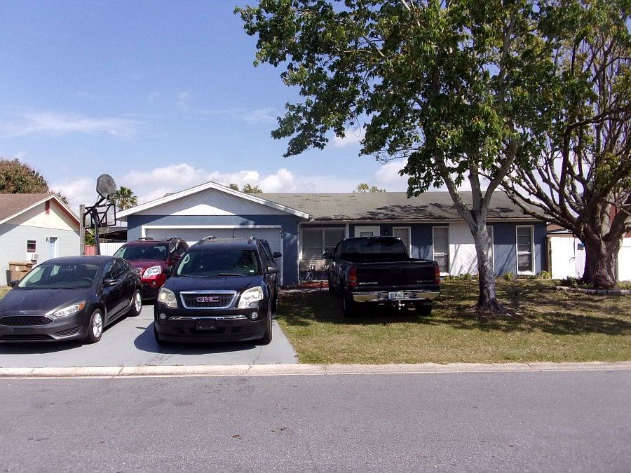 1st image of 221 La Paz Dr