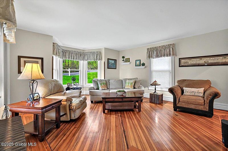 4th image of 48 Church Hill Road