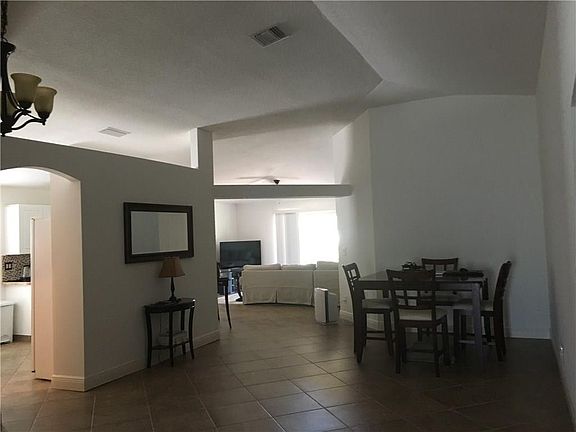 3rd image of 1440 11th Ln