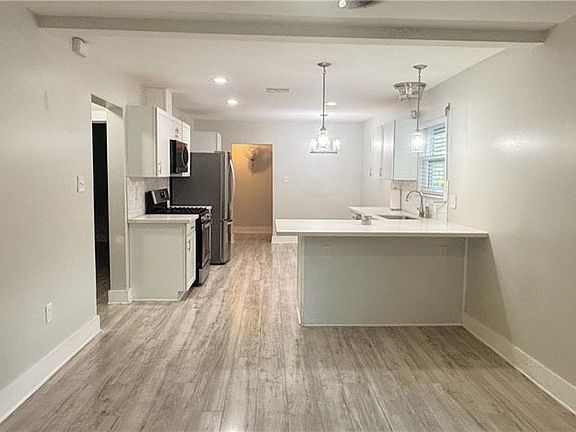 5th image of 534 Brown Ave