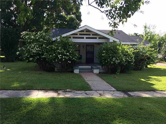 2nd image of 305 3rd Ave NW