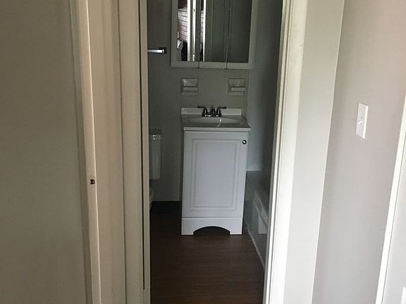 2nd image of 1293 Neil Ave APT C6