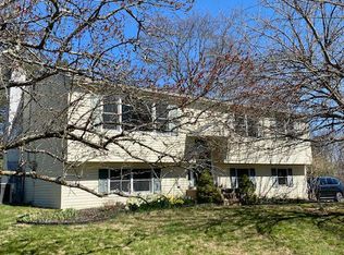 98 Sunset Dr, New Hope, PA 18938