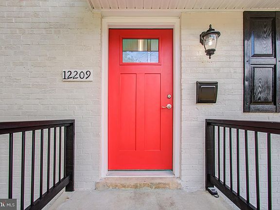 3rd image of 12209 Hunters Ln