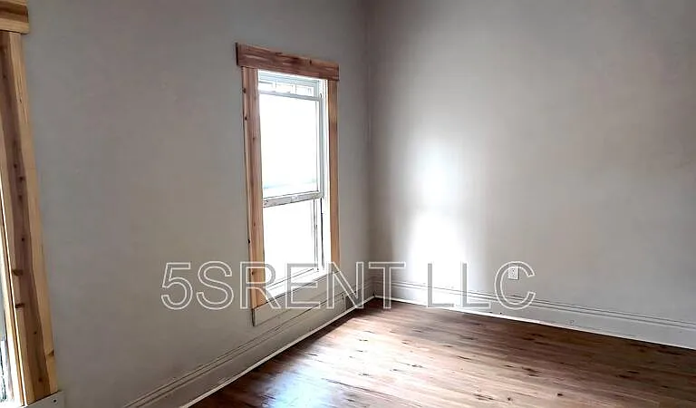 85 W 2nd St #4 — Photo 8