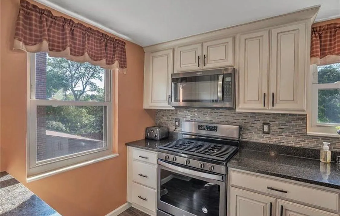 3016 Willett Rd — Photo 3