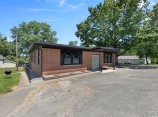 718 E 4th St, Scott City, MO 63780