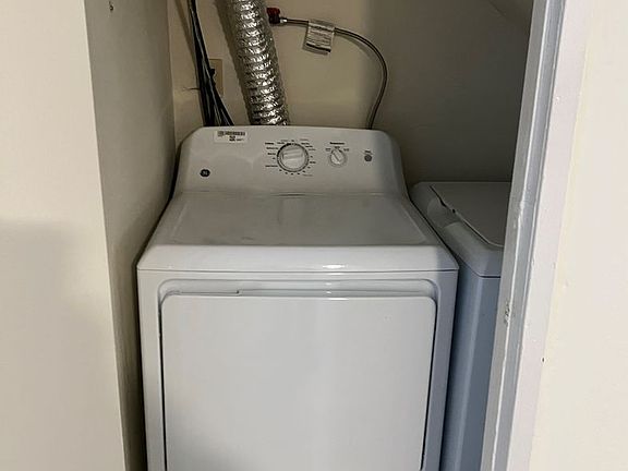 4th image of 311 N Belmont St APT 24