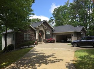 302 Pinehurst Ct, Seneca, SC 29672