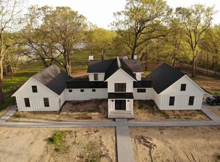 3001 Indian Point Rd, Saugatuck, MI 49453