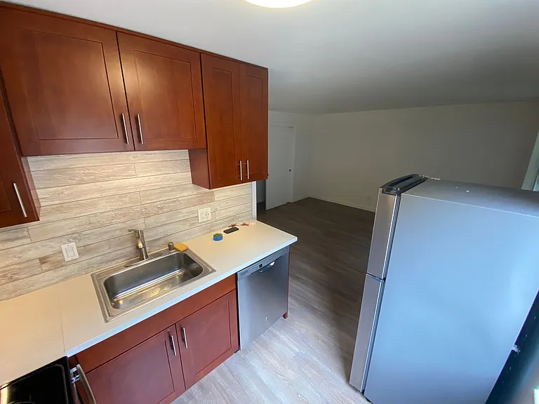 411 Harvard Ave East — Photo 3