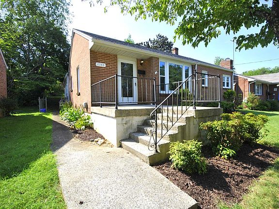 3rd image of 4544 Greenwood Dr