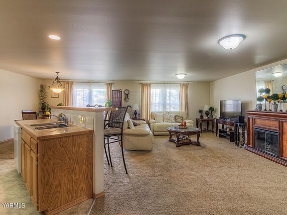 4th image of 617 Westwind Dr