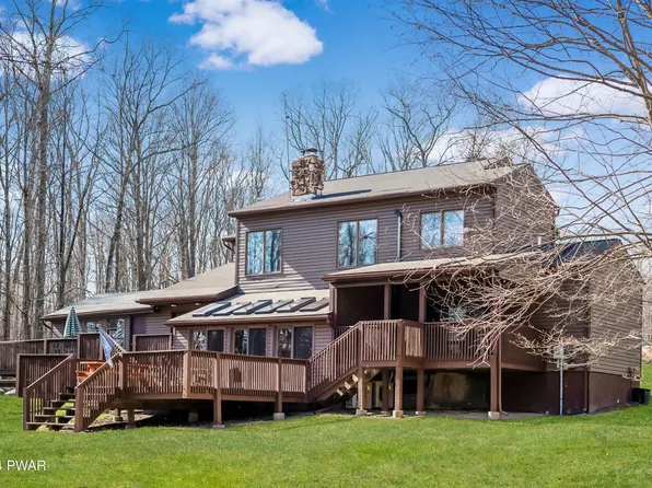 11 Seminole Dr, Lakeville, PA 18438