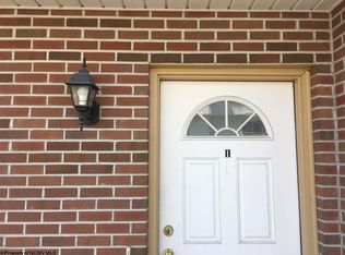 1337 Riddle Ave APT 8, Morgantown, WV 26505