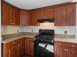 8 Fort Ln UNIT 8, Dedham, MA 02026