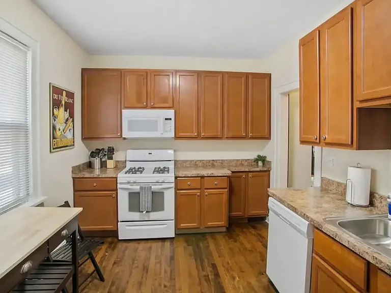 518 N Sheridan Rd #1 — Photo 7