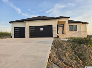 16127 Belling St, Bennington, NE 68007