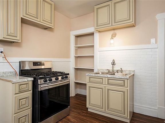 3rd image of 22 Camden Ave