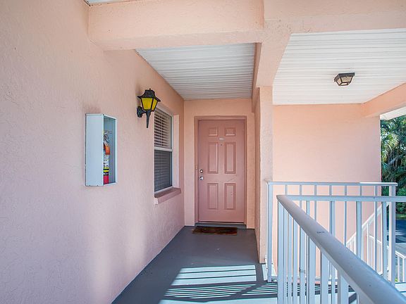3rd image of 1378 Churchill Cir APT 204