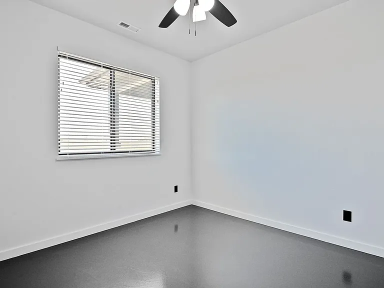 1495 Oxbow Dr — Photo 34