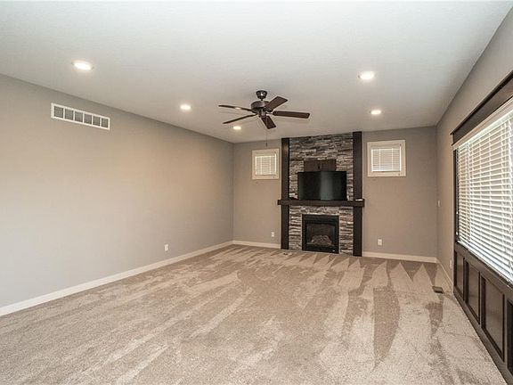 4th image of 535 NE Wilden Dr