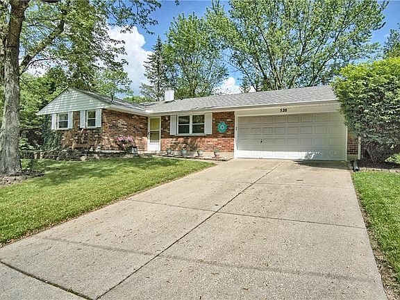 3rd image of 528 Maple Hill Dr