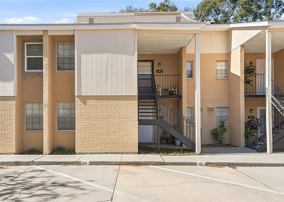 1st image of 3814 N OAK DRIVE #L62
