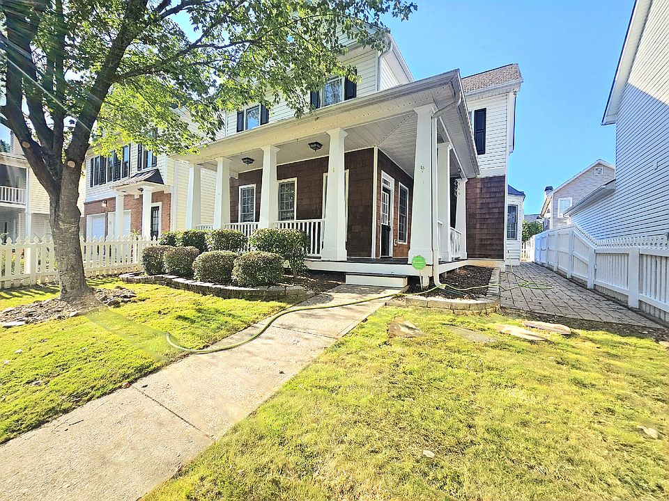 1st image of 745 Gardenside Cir SE