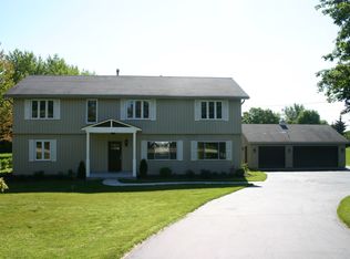 31295 N Oplaine Rd, Libertyville, IL 60048