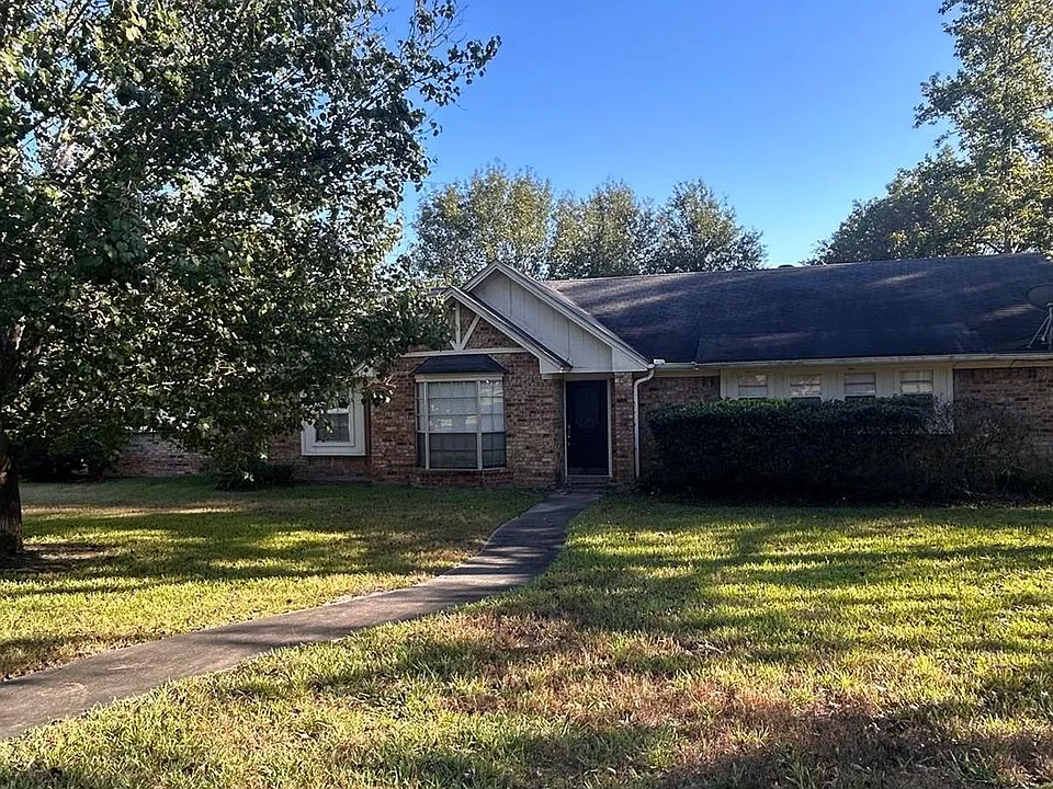 12 Red Oak Ln
