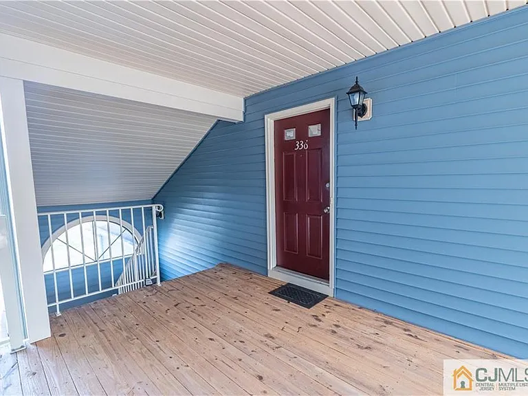 336 Cozzens Ct — Photo 50