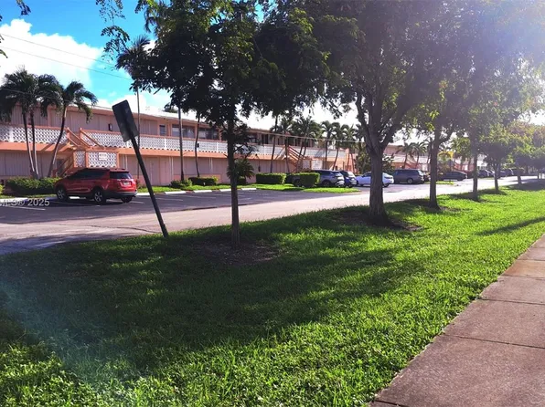 901 SW 11th Ave APT 4H, Hallandale Beach, FL 33009