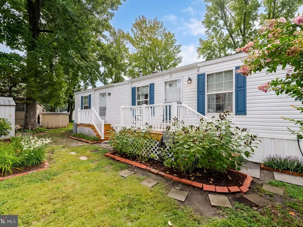 45 Mantua Grove Rd #P-8, Paulsboro, NJ 08066
