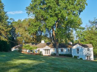 16 Canterbury Rd, Charlottesville, VA 22903