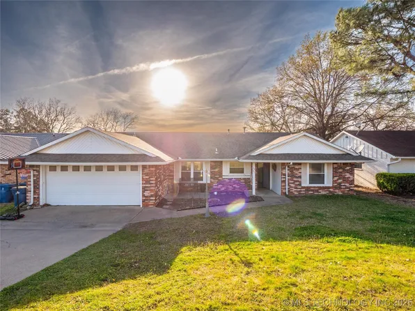 1607 S 5th St, McAlester, OK 74501