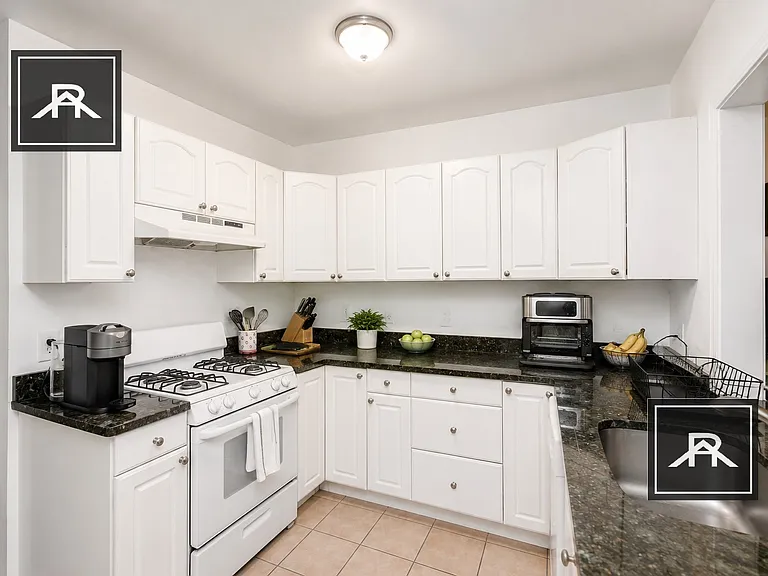 50 Egmont St #1 — Photo 6