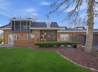 12642 S London Ln APT 2, Palos Heights, IL
