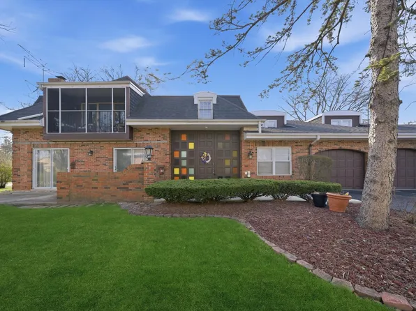 12642 S London Ln APT 2, Palos Heights, IL 60463