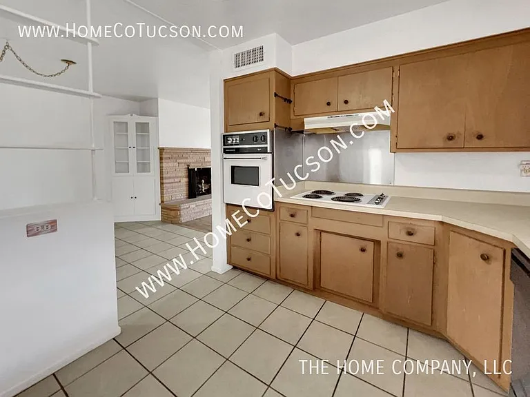 3238 E Hawthorne St — Photo 14
