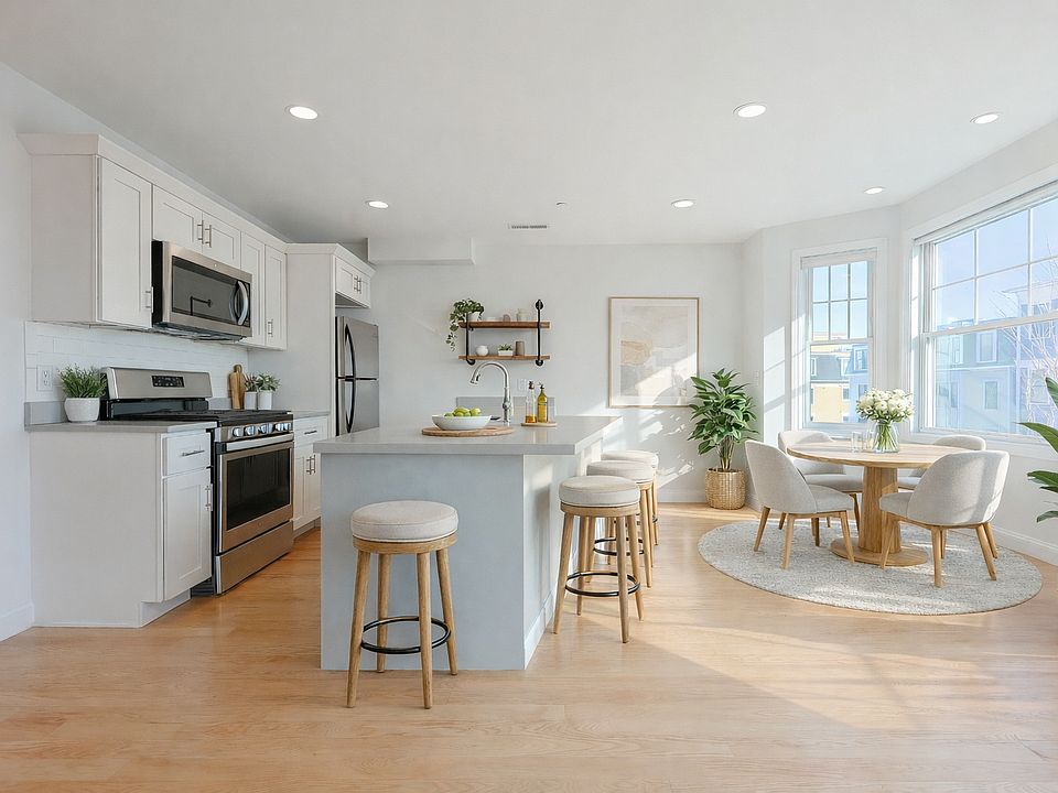 1st image of 375 Dorchester St #3