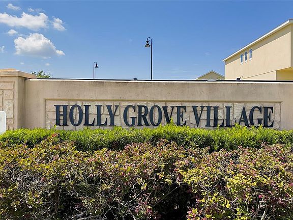 2nd image of 129 HOLLY VILLAGE DRIVE