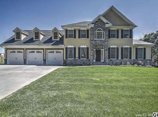 152 Creekside Dr, Enola, PA 17025