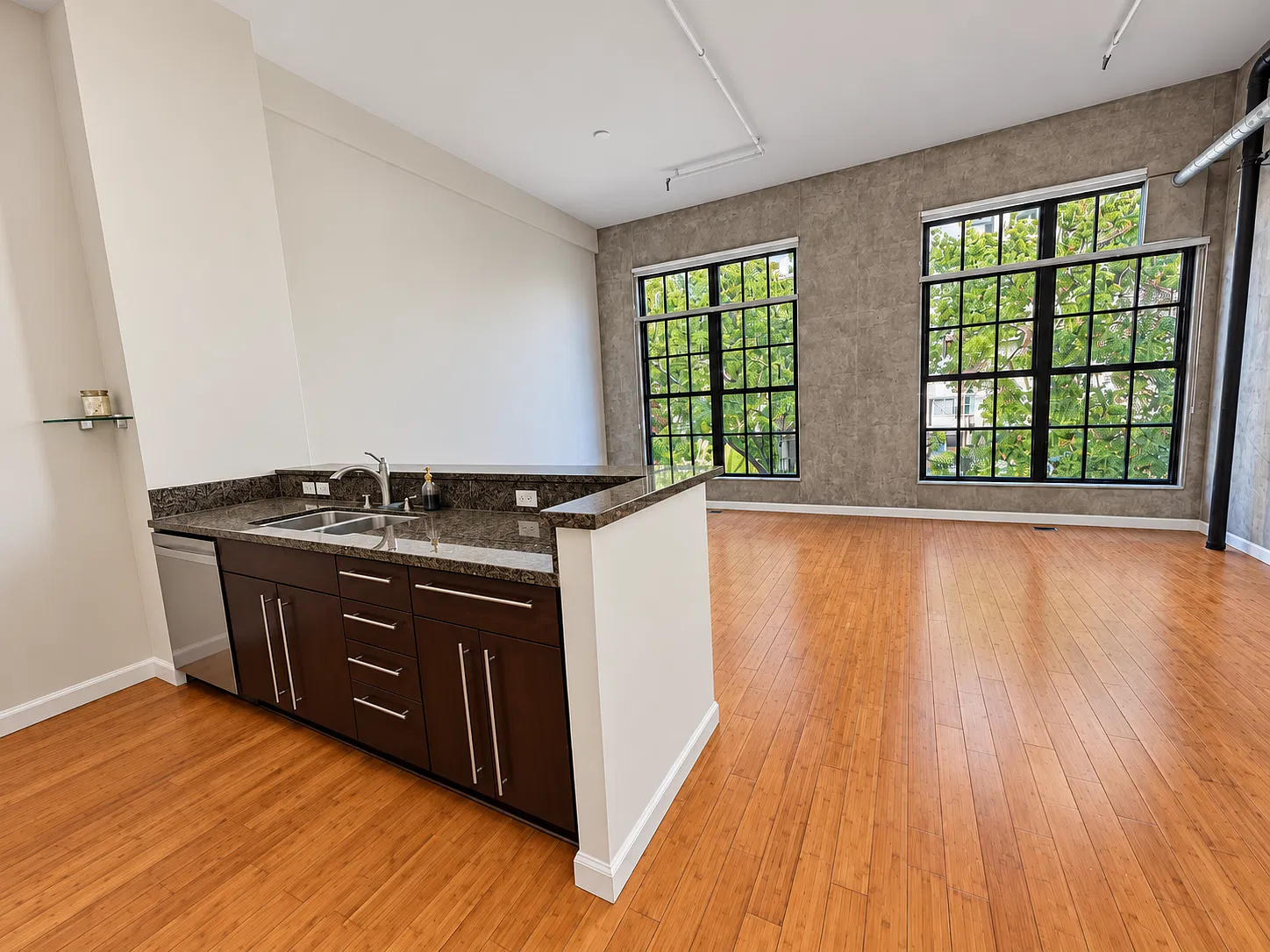 Studio, 1049 sqft, $2,899 — Photo 4