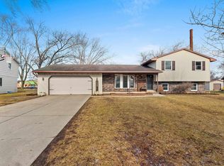 3638 Glenbrooke Ln, Green Bay, WI 54301